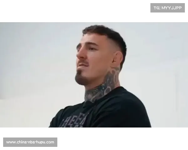 汤姆·阿斯皮纳尔回应拳迷嘘声 强调视力受损影响真实情况 汤姆·阿斯皮纳尔回应拳迷嘘声 强调视力受损影响真实情况