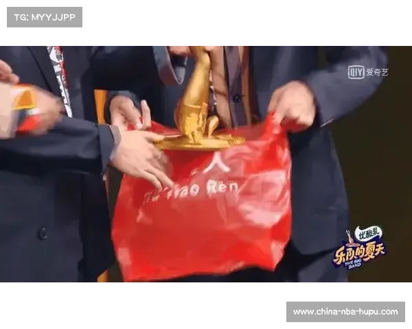 【高尔夫联赛·人物·动态》拉夫劳伦总裁称品牌在华新增消费者以年轻、女性和价格低敏感为主 【高尔夫联赛·人物·动态》拉夫劳伦总裁称品牌在华新增消费者以年轻、女性和价格低敏感为主